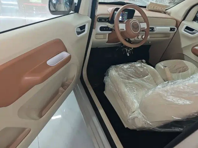 Wuling Hongguang Mini EV — Фото автомобиля 15