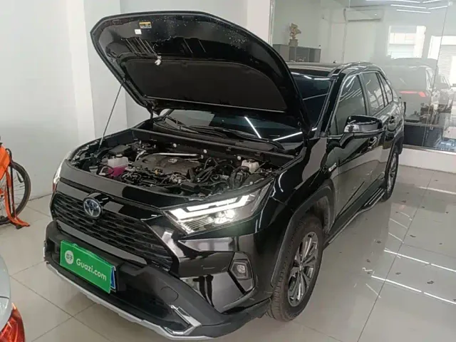 Toyota RAV4 — Фото автомобиля 19