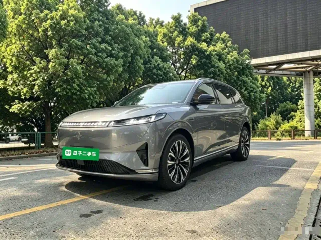 Фотография автомобиля — Dongfeng eπ 008