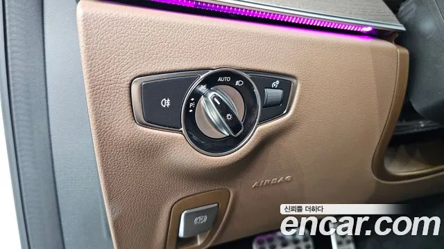 Mercedes-Benz E-Class — Фото автомобиля 17