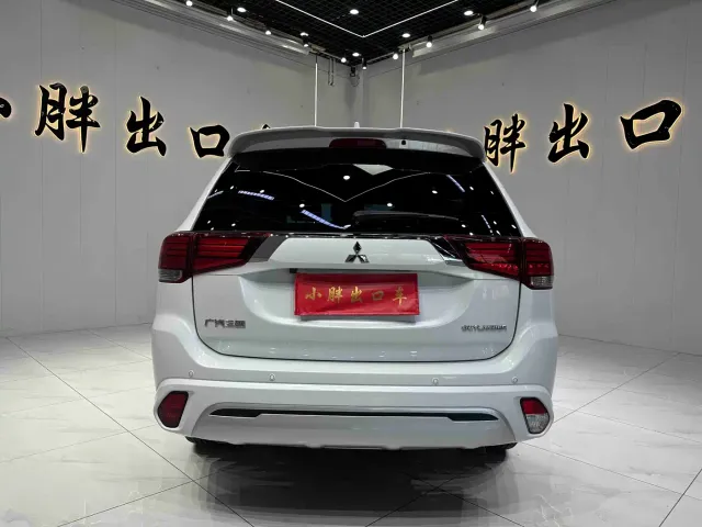 Mitsubishi Outlander — Фото автомобиля 5