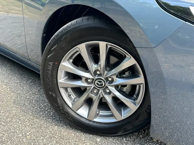 Mazda Axela — Фото автомобиля 4