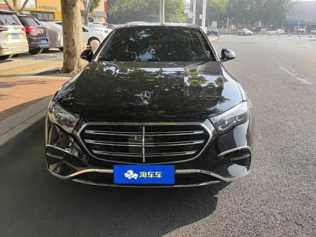 Mercedes-Benz E-Class — Фото автомобиля 2