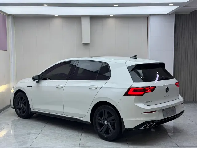 Volkswagen Golf — Фото автомобиля 6