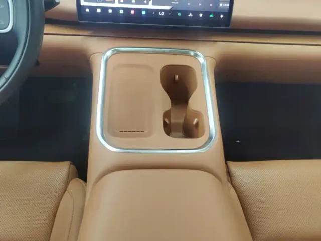Leapmotor C16 — Фото автомобиля 16