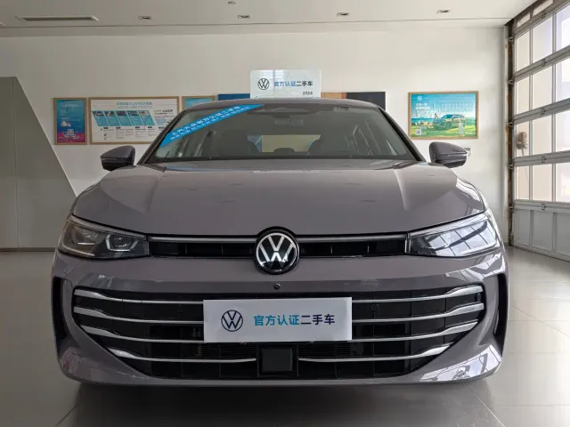 Volkswagen Passat — Фото автомобиля 2