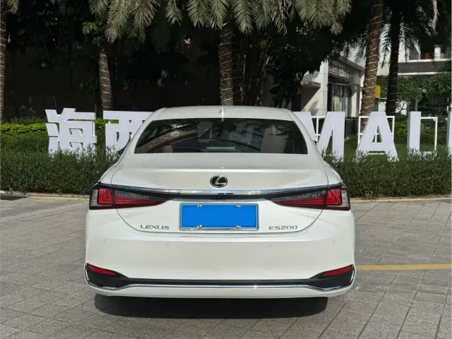 Lexus ES — Фото автомобиля 5