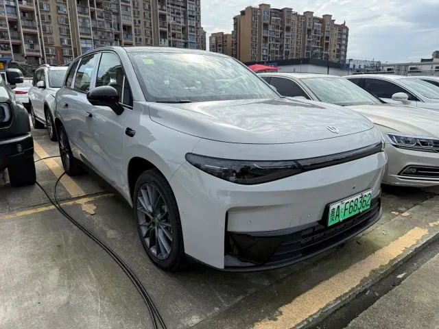 Фотография автомобиля — Leapmotor C10