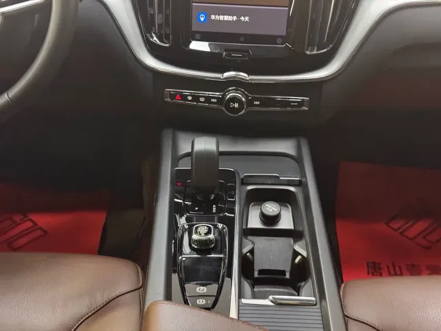 Volvo XC60 — Фото автомобиля 20