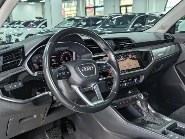 Audi Q3 — Фото автомобиля 11
