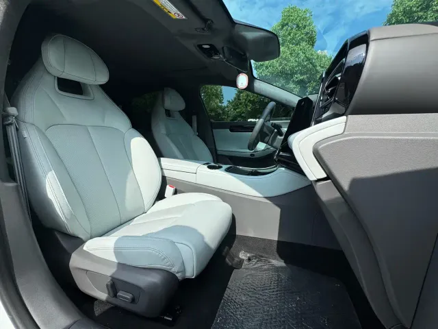 Leapmotor C01 — Фото автомобиля 12