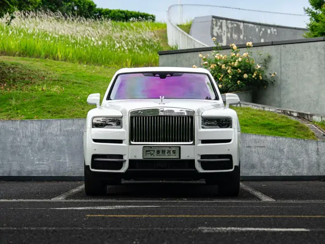 Rolls-Royce Cullinan — Фото автомобиля 2