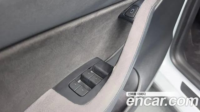 Tesla Model Y — Фото автомобиля 25