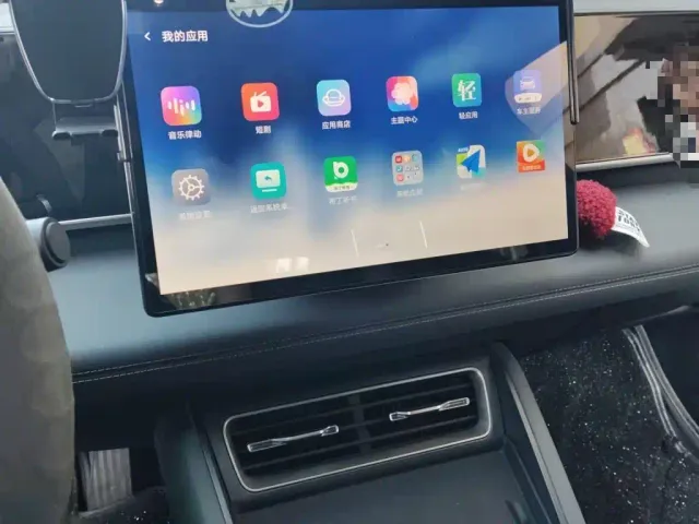 BYD Qin L — Фото автомобиля 9