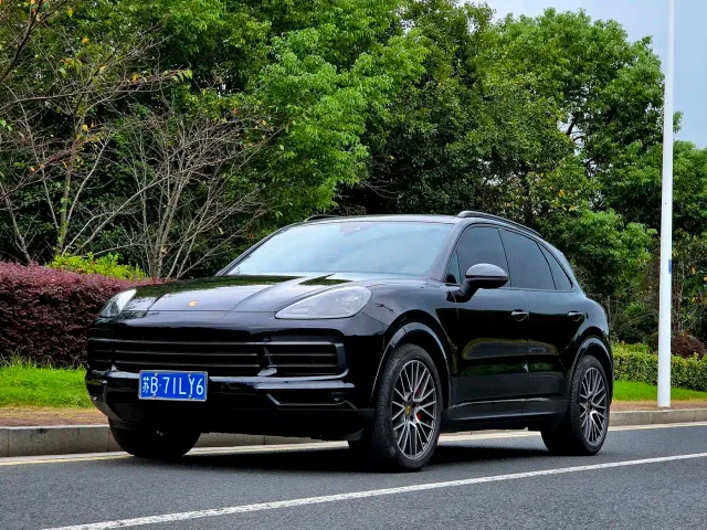 Фотография автомобиля — Porsche Cayenne