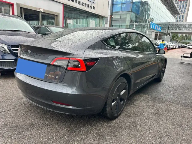 Tesla Model 3 — Фото автомобиля 4