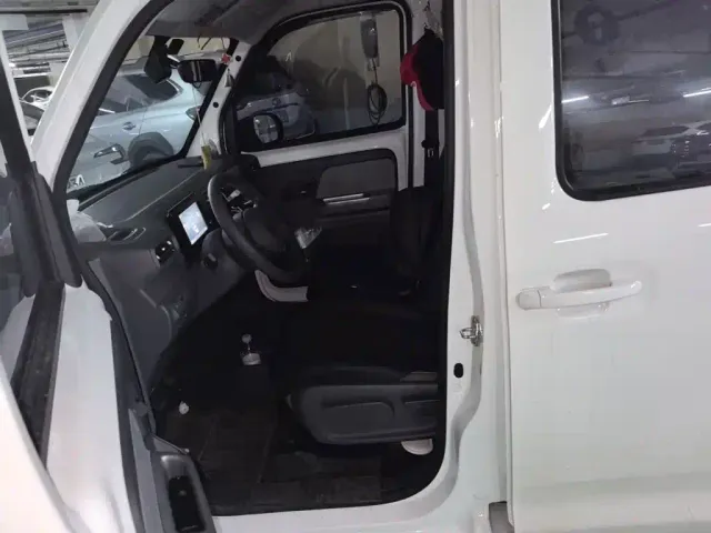 Wuling Zhiguang NEV — Фото автомобиля 7