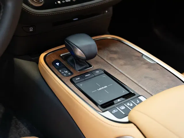 Lexus LS — Фото автомобиля 15