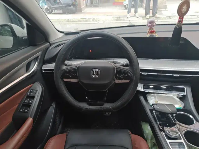 Changan Eado — Фото автомобиля 11