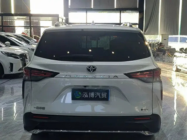 Toyota Granvia — Фото автомобиля 12