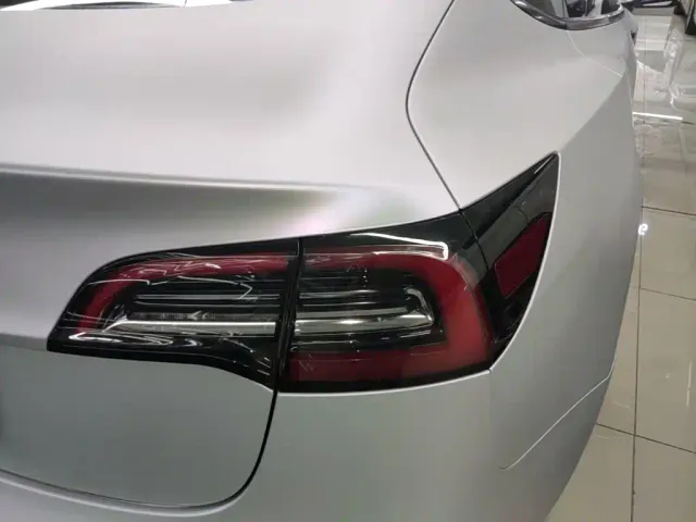 Tesla Model 3 — Фото автомобиля 7