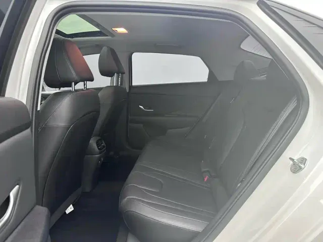 Hyundai Elantra — Фото автомобиля 15
