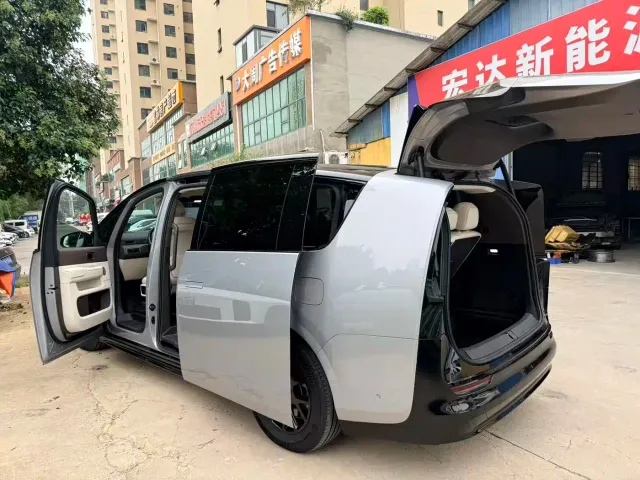 Li Auto MEGA — Фото автомобиля 6