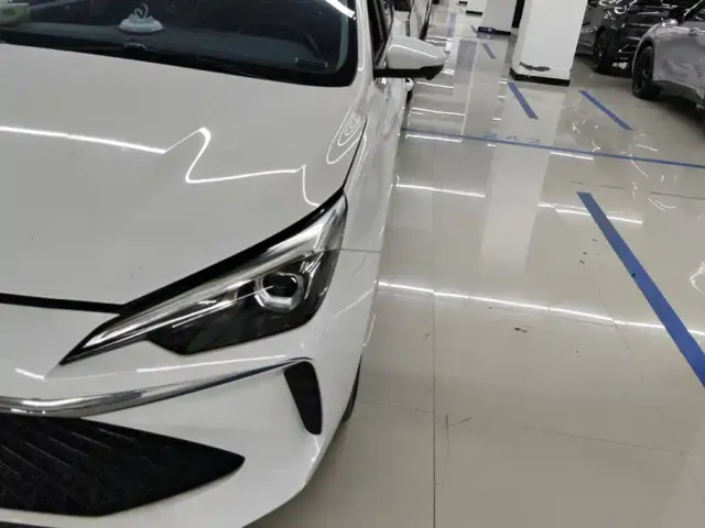 Roewe i5 — Фото автомобиля 5