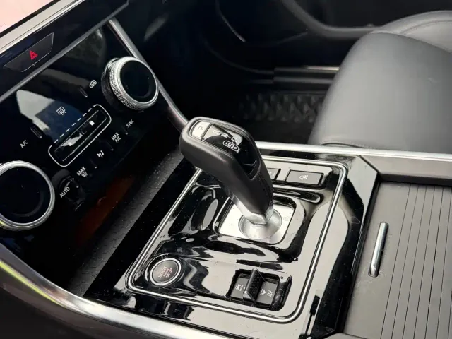 Jaguar XEL — Фото автомобиля 12