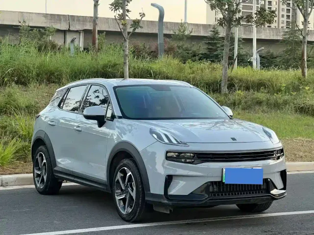Lynk & Co 06 — Фото автомобиля 3