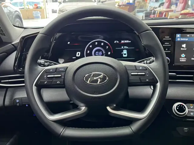 Hyundai Elantra — Фото автомобиля 10