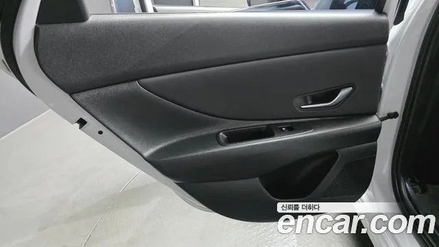 Hyundai AVANTE Modern — Фото автомобиля 25