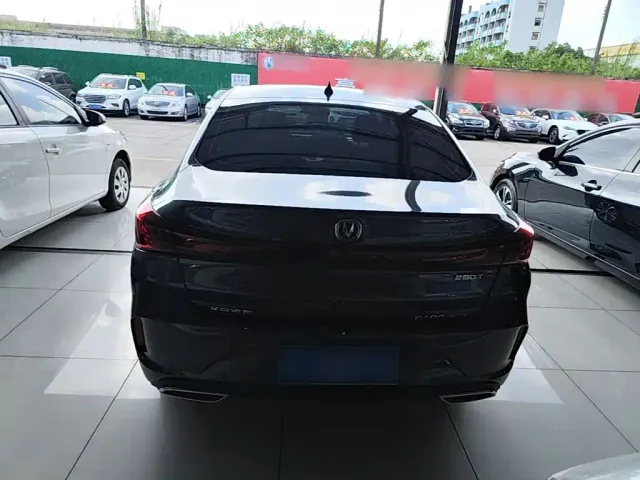 Changan Eado — Фото автомобиля 5