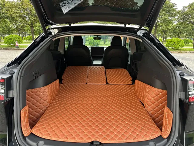 Tesla Model Y — Фото автомобиля 20