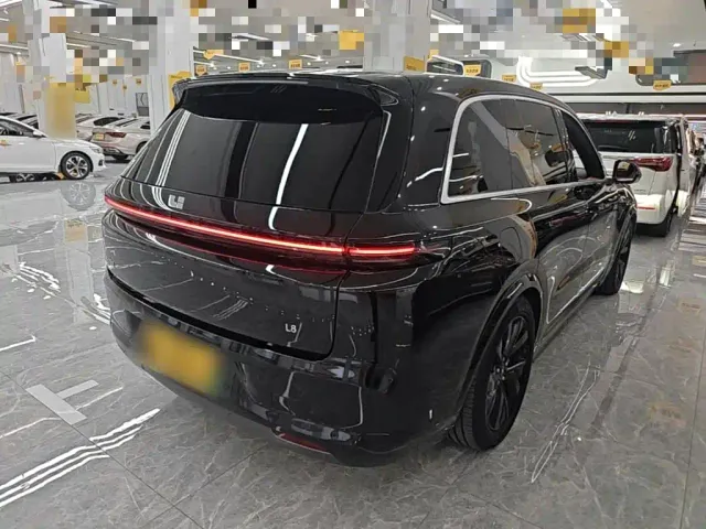Li Auto L8 — Фото автомобиля 6