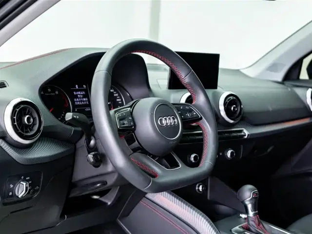 Audi Q2L — Фото автомобиля 17