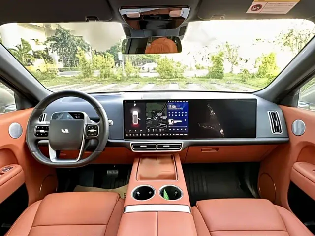 Li Auto L9 — Фото автомобиля 9
