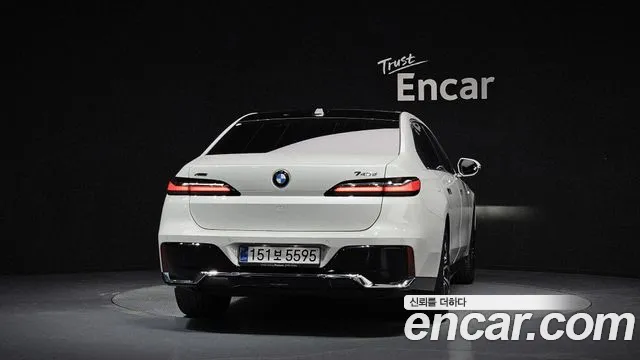 BMW 7 Series G70 — Фото автомобиля 4