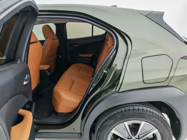 Lexus UX — Фото автомобиля 10