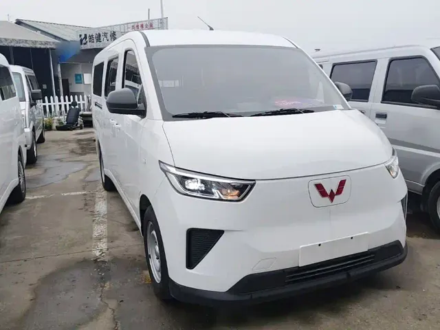 Wuling Yangguang — Фото автомобиля 3