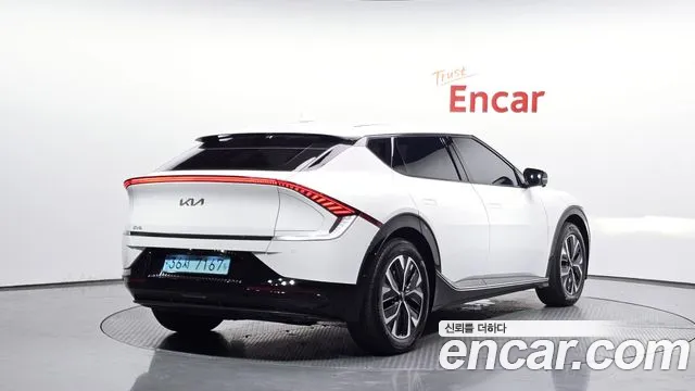 Kia EV6 — Фото автомобиля 2