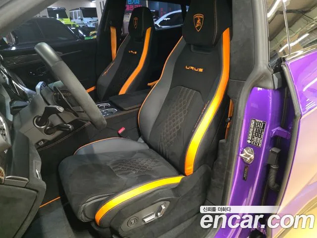 Lamborghini Urus — Фото автомобиля 13