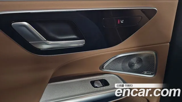 Mercedes-Benz E-Class — Фото автомобиля 24