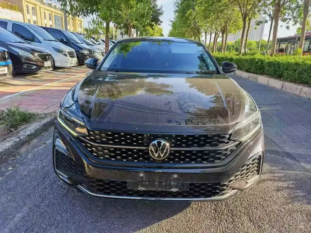 Volkswagen Passat — Фото автомобиля 2