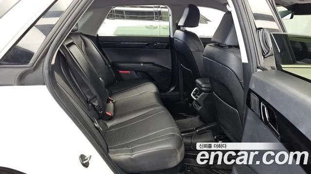 Hyundai Grandeur GN7 — Фото автомобиля 12