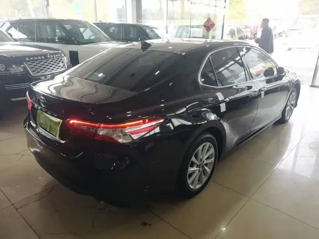 Toyota Camry — Фото автомобиля 6