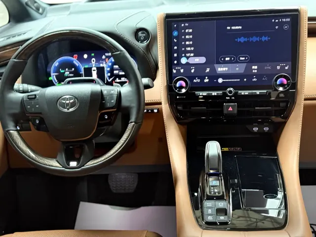 Toyota Alphard — Фото автомобиля 17