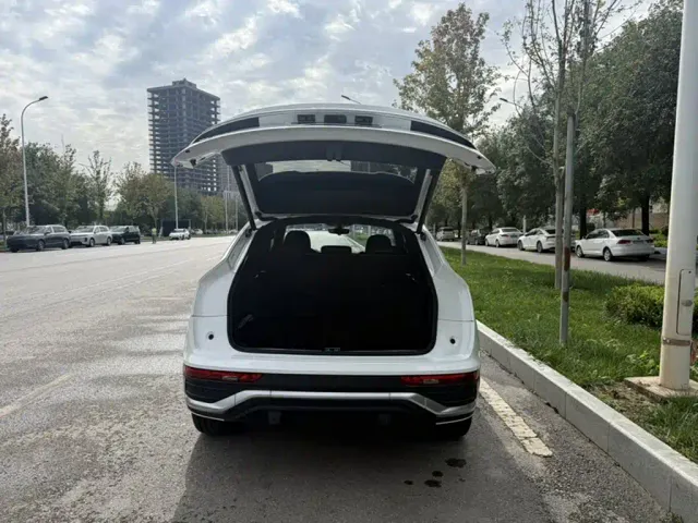 Audi Q5L Sportback — Фото автомобиля 3