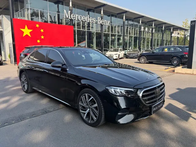 Mercedes-Benz E-Class — Фото автомобиля 4
