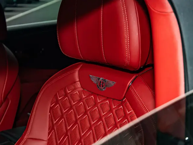 Bentley Flying Spur — Фото автомобиля 11